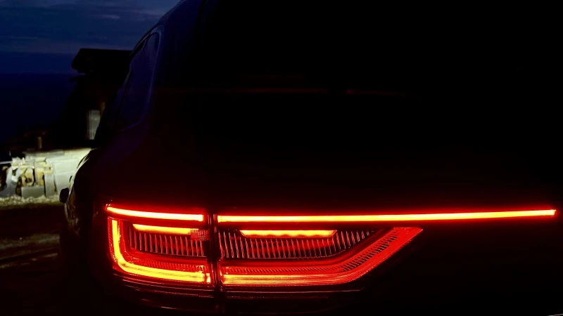 Renault Koleos Initiale Paris TCe 160, снимка 10 - Автомобили и джипове - 53121726