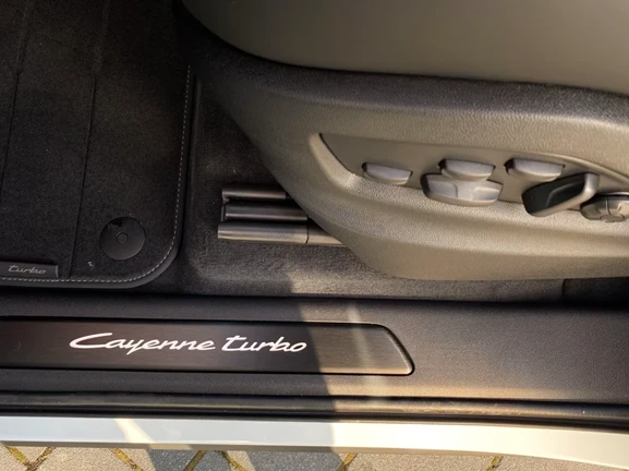 Porsche Cayenne Turbo E-Hybrid = SportDesign = Гаранция - изображение 7