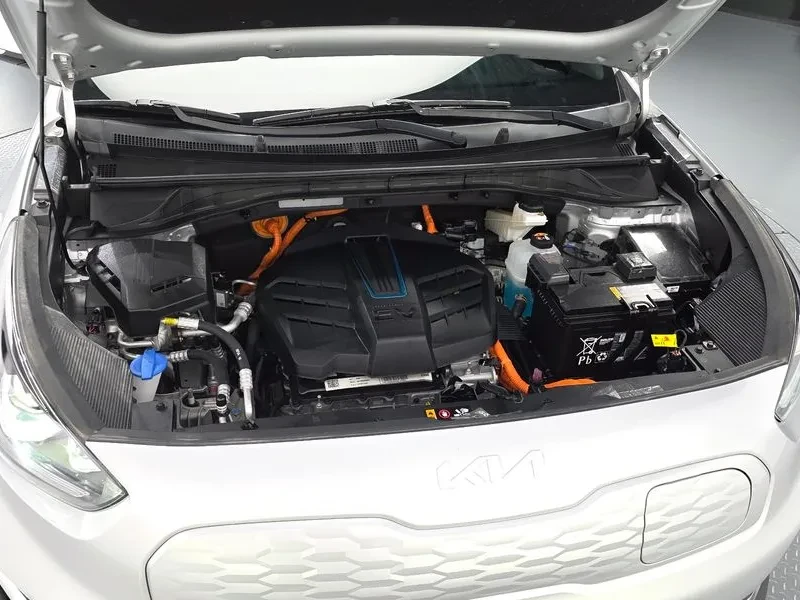 Kia Niro САМО 30% АВАНС, снимка 6 - Автомобили и джипове - 56489196