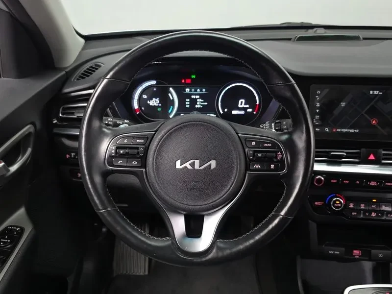 Kia Niro САМО 30% АВАНС, снимка 13 - Автомобили и джипове - 56489196