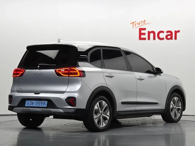 Kia Niro САМО 30% АВАНС, снимка 2 - Автомобили и джипове - 56489196