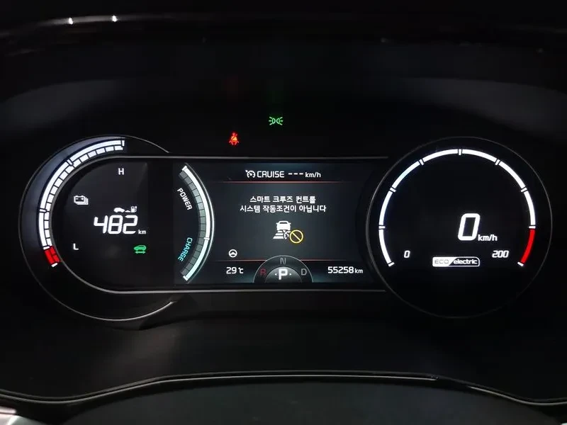 Kia Niro САМО 30% АВАНС, снимка 8 - Автомобили и джипове - 56489196