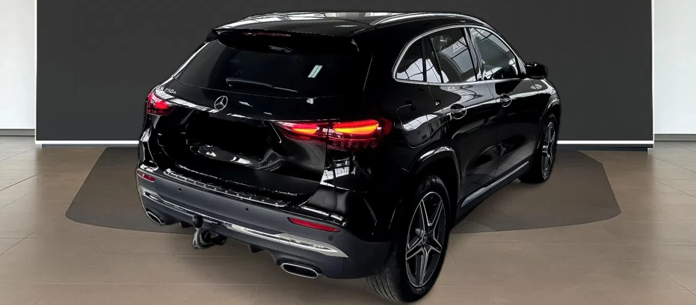 Mercedes-Benz GLA 250e AMG Line - изображение 3