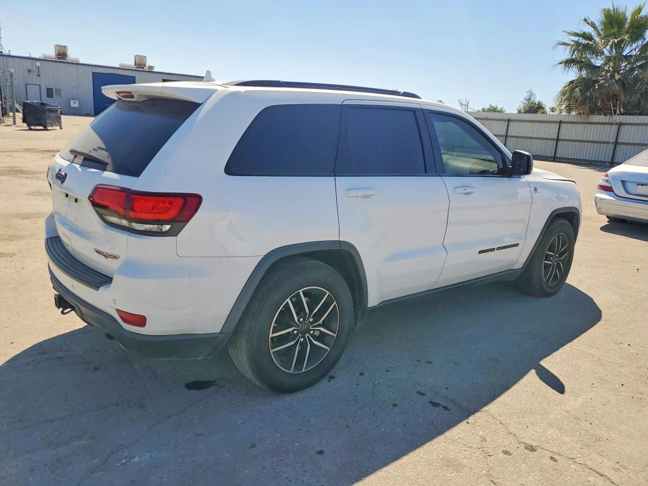 Jeep Grand cherokee 5.7l Trailhawk, снимка 3 - Автомобили и джипове - 55107272