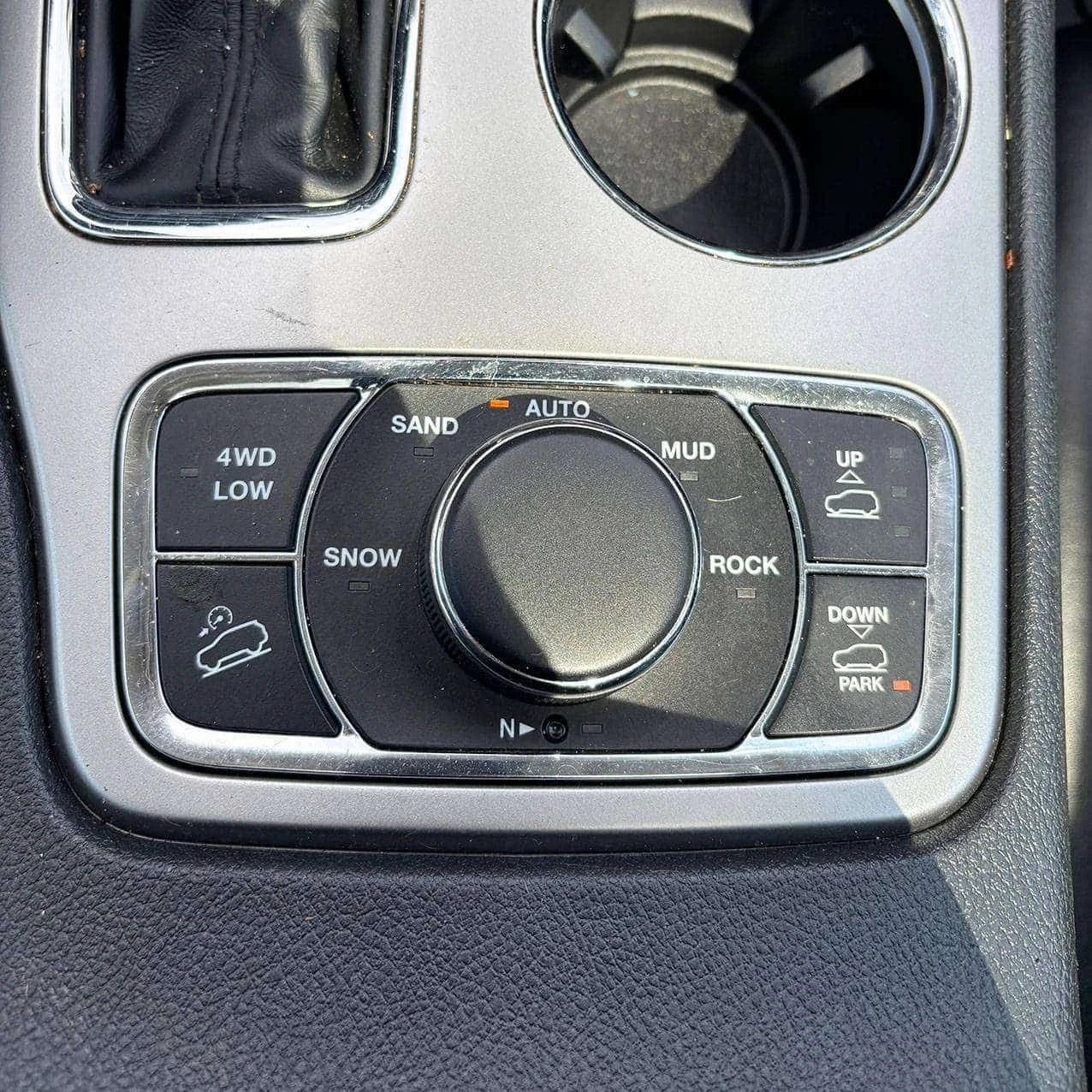 Jeep Grand cherokee Summit 5.7 Hemi V8 * Фиксирана цена до БГ * , снимка 16 - Автомобили и джипове - 55529440