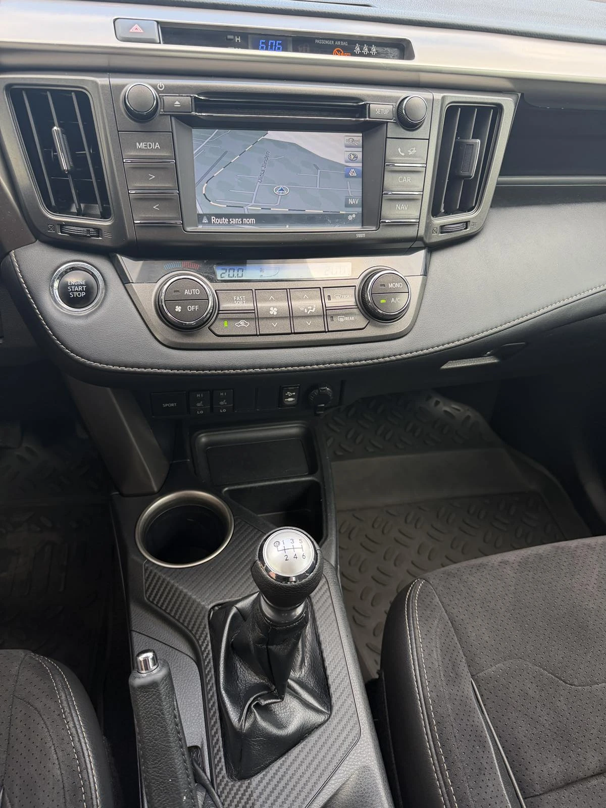 Toyota Rav4 2.2D4D 4X4 НАВИ КОЖА, снимка 10 - Автомобили и джипове - 55639047