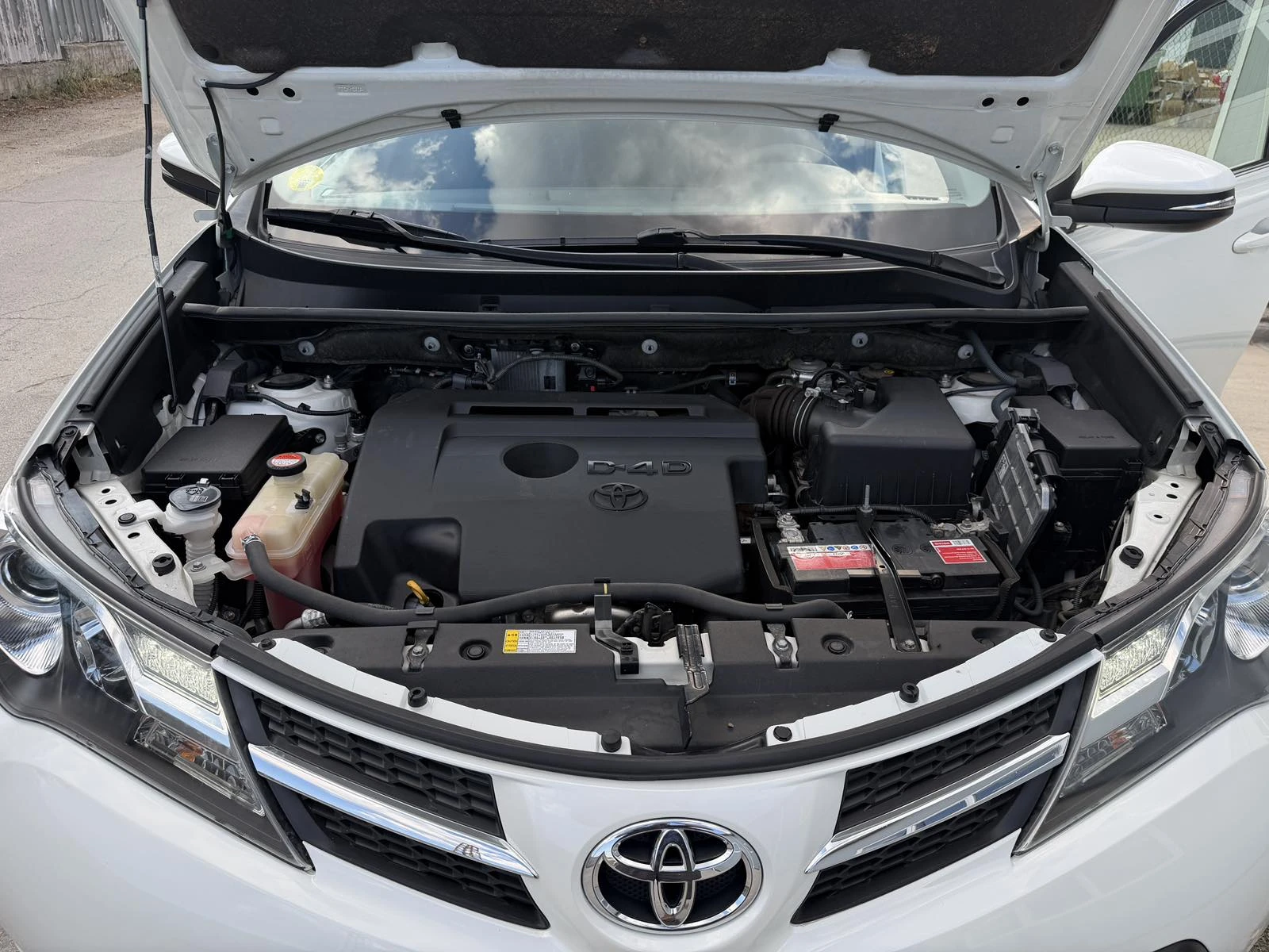 Toyota Rav4 2.2D4D 4X4 НАВИ КОЖА, снимка 16 - Автомобили и джипове - 55639047