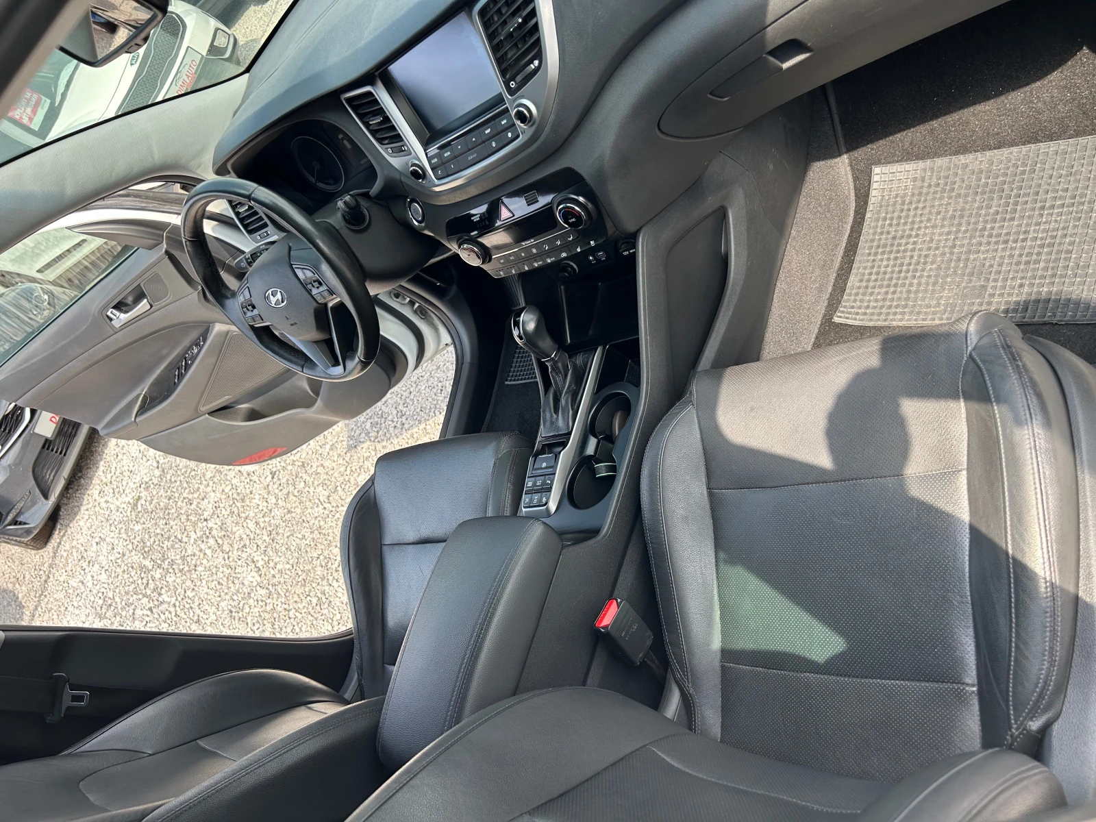 Hyundai Tucson 2.OCRDI EURO6B 4X4 FULL, снимка 14 - Автомобили и джипове - 55651890