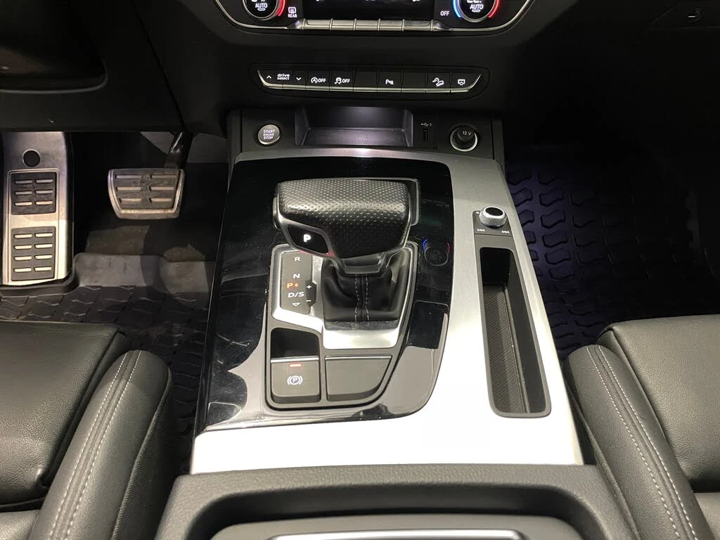 Audi Q5 ДИСТРОНИК* ПОДГРЕВ* КАМЕРА* ПАНОРАМА* КЕЙЛЕС* , снимка 11 - Автомобили и джипове - 55836052