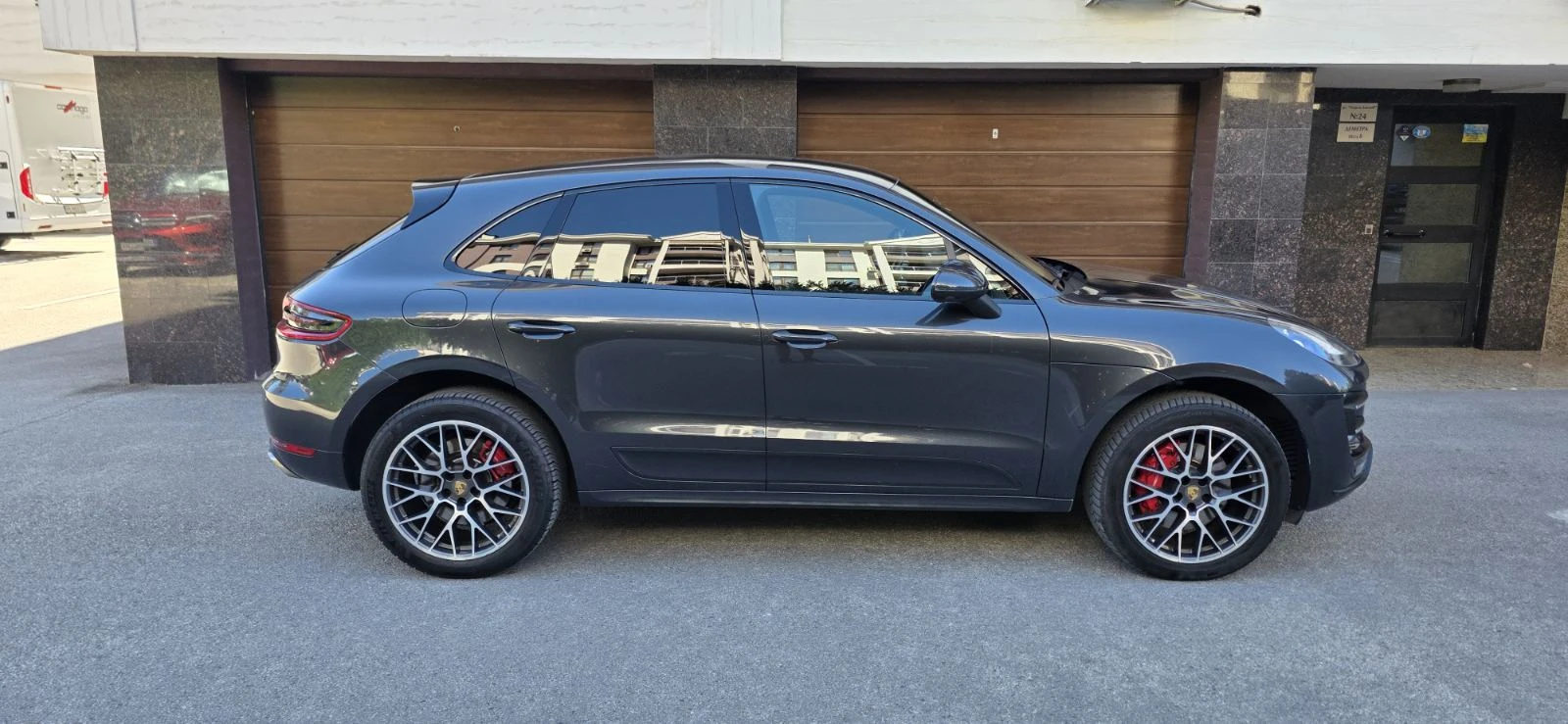 Porsche Macan Turbo, снимка 3 - Автомобили и джипове - 56077949