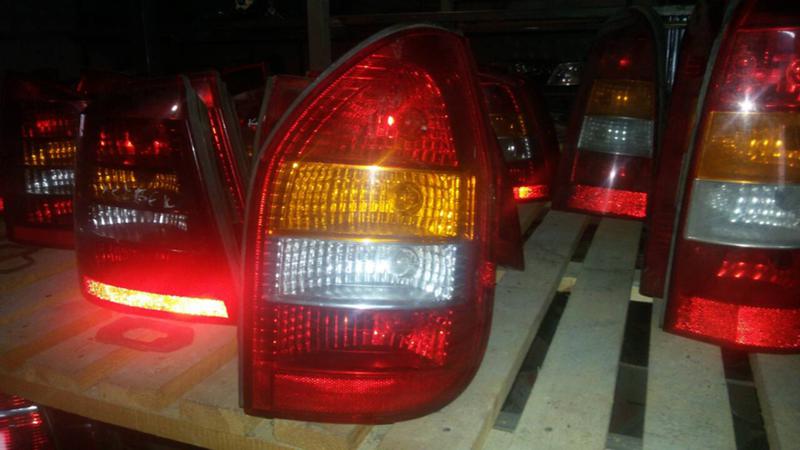 Светлини за Opel Zafira, снимка 1 - Части - 20665571