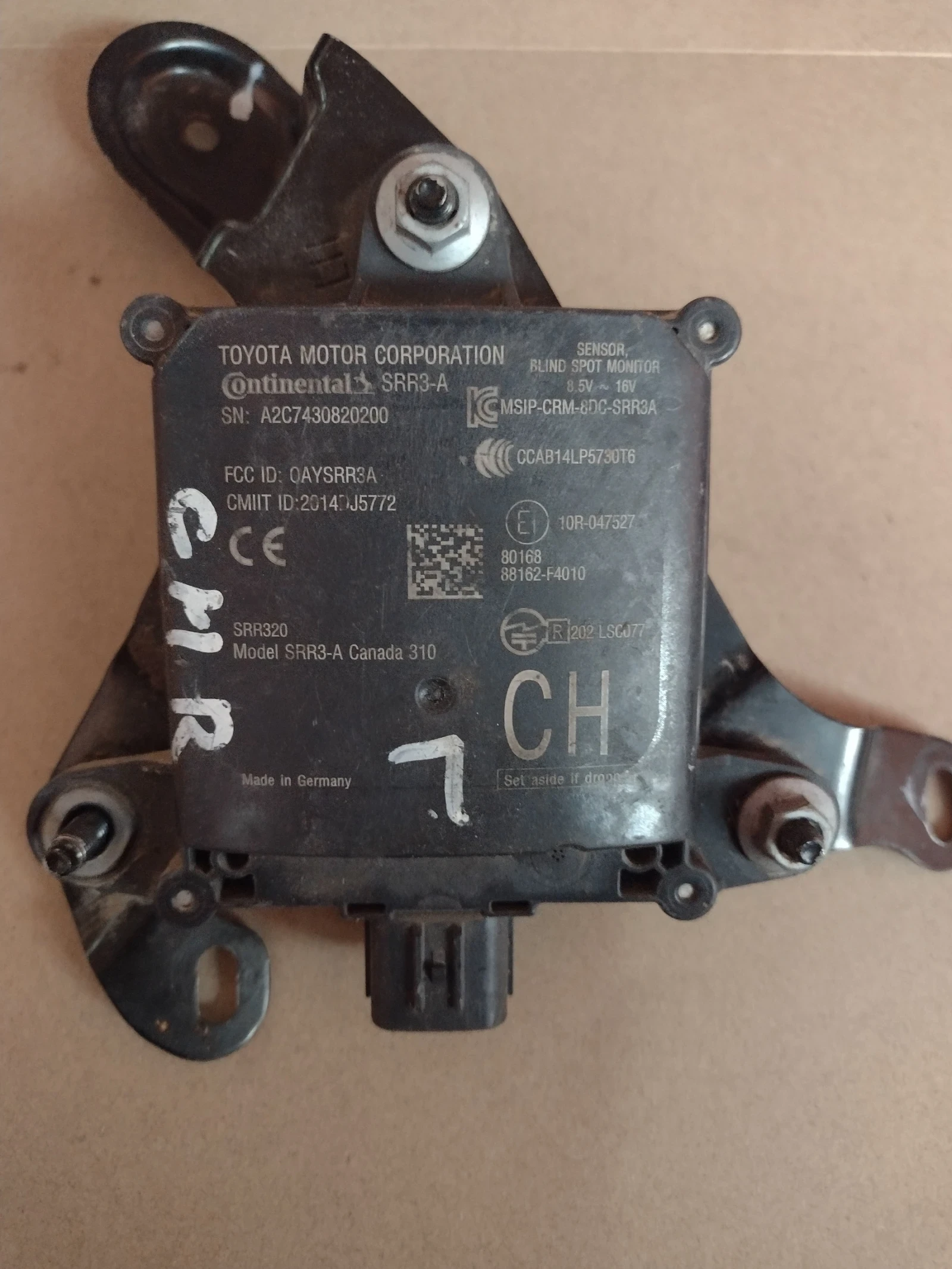 A2C7430820200    ���������� ����� / ������ �� ������ �����   TOYOTA C-HR      88162-F4010  | Mobile.bg � ����������� 1