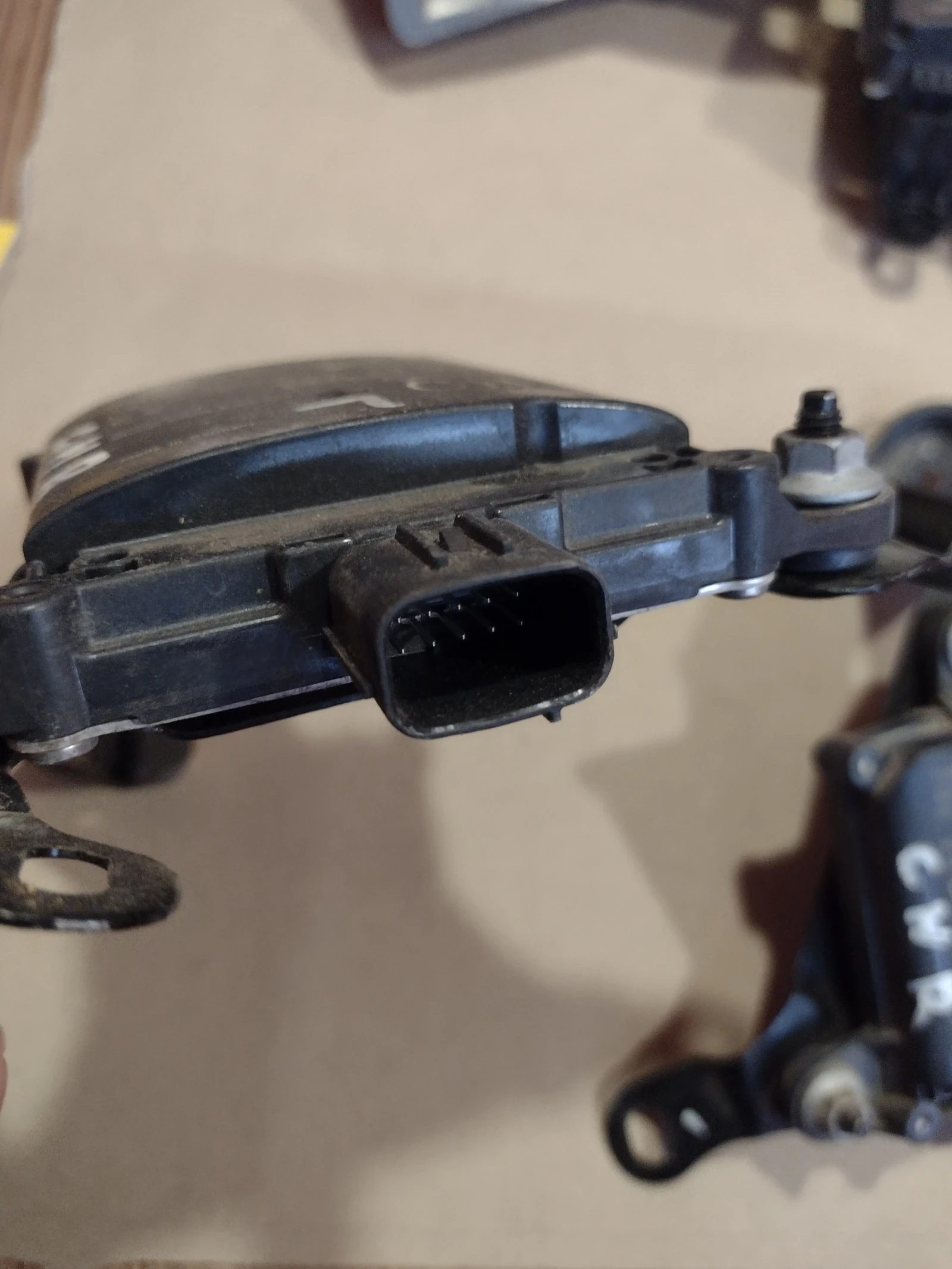 A2C7430820200    ���������� ����� / ������ �� ������ �����   TOYOTA C-HR      88162-F4010  | Mobile.bg � ����������� 4