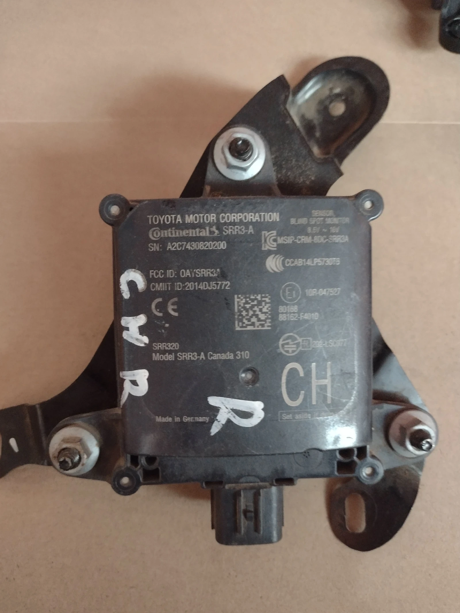 A2C7430820200    ���������� ����� / ������ �� ������ �����   TOYOTA C-HR      88162-F4010  | Mobile.bg � ����������� 3