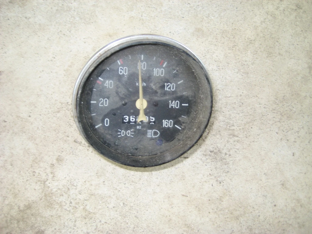 Уреди за арматурно табло от автомобили от соца, снимка 3 - Части - 54173081