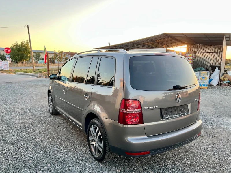 VW Touran 2.0TDI 8клапана 7места, снимка 4 - Автомобили и джипове - 47379201