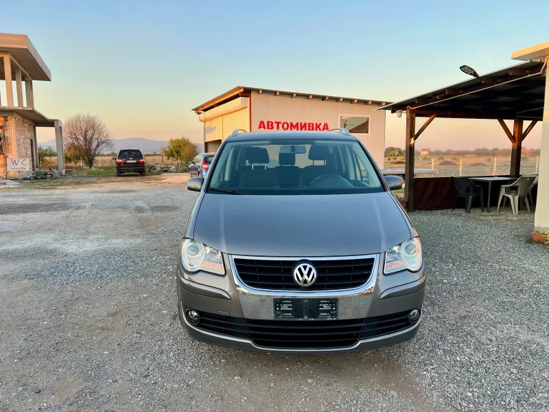 VW Touran 2.0TDI 8клапана 7места, снимка 2 - Автомобили и джипове - 47379201