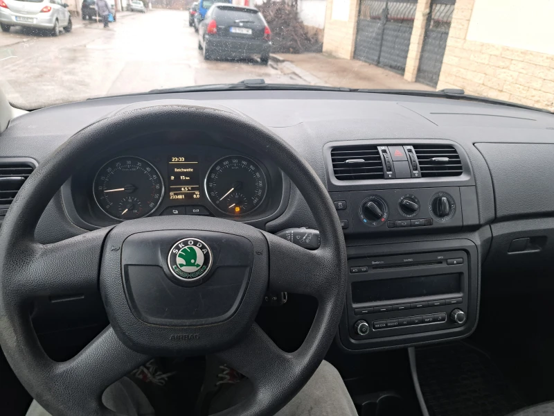 Skoda Fabia 1.6 tdi, снимка 6 - Автомобили и джипове - 49160857