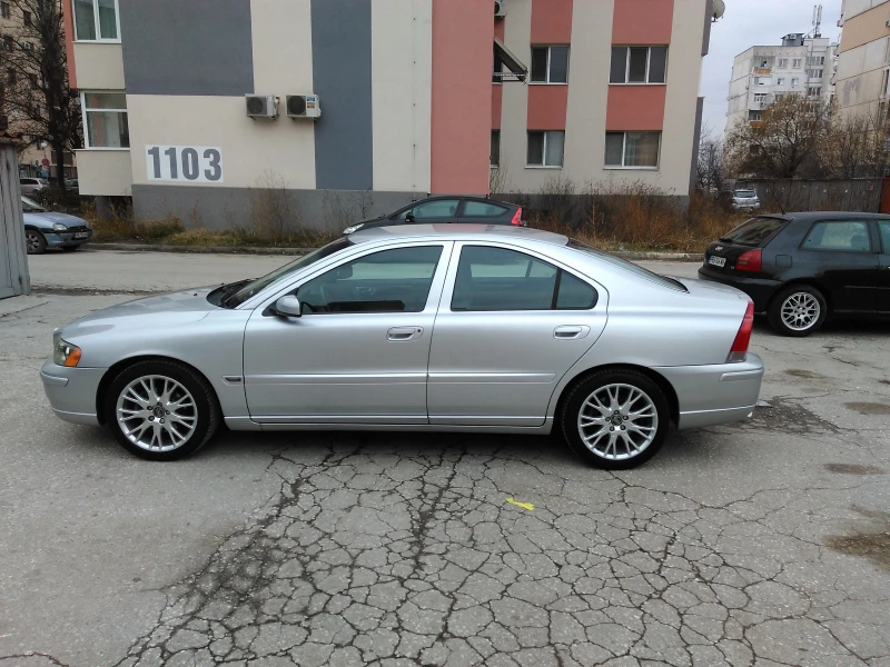 Volvo S60 D5, снимка 3 - Автомобили и джипове - 49174149