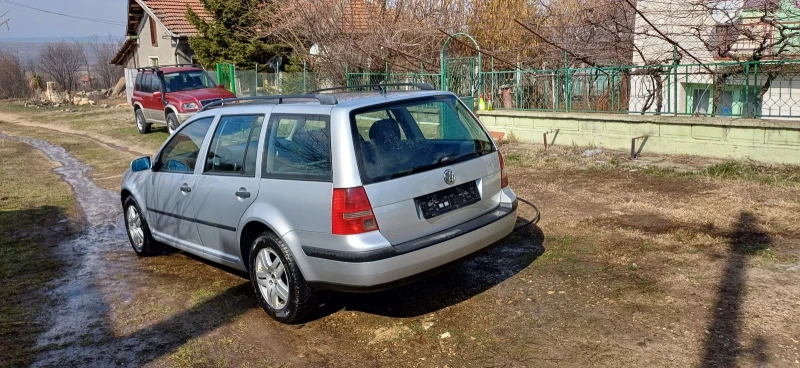 VW Golf Variant Лек, снимка 5 - Автомобили и джипове - 49527365