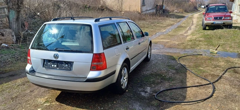 VW Golf Variant Лек, снимка 3 - Автомобили и джипове - 49527365