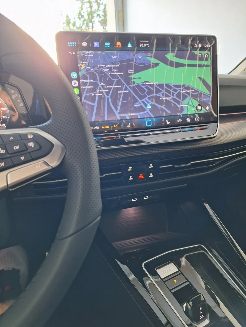 VW Golf 8.5 R-Line Plus* ЧИСТО НОВ TDI/Black/ NEW Гаранци, снимка 8 - Автомобили и джипове - 52517561