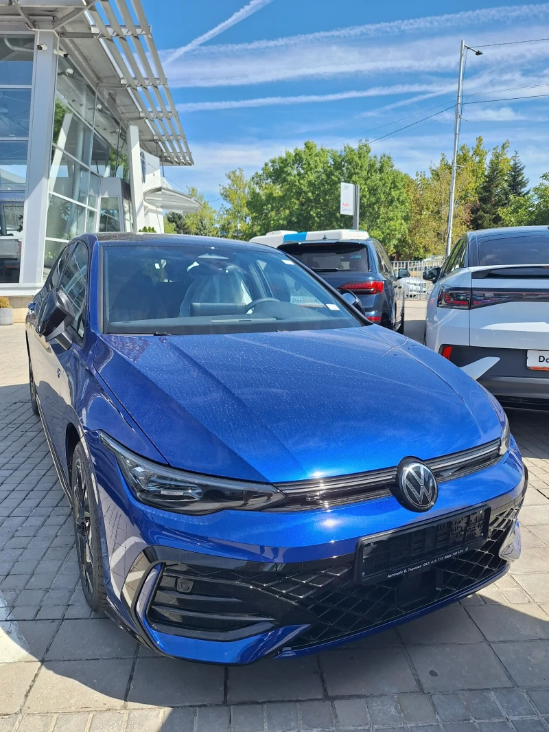 VW Golf 8.5 R-Line Plus* ЧИСТО НОВ TDI/Black/ NEW Гаранци, снимка 2 - Автомобили и джипове - 52517561