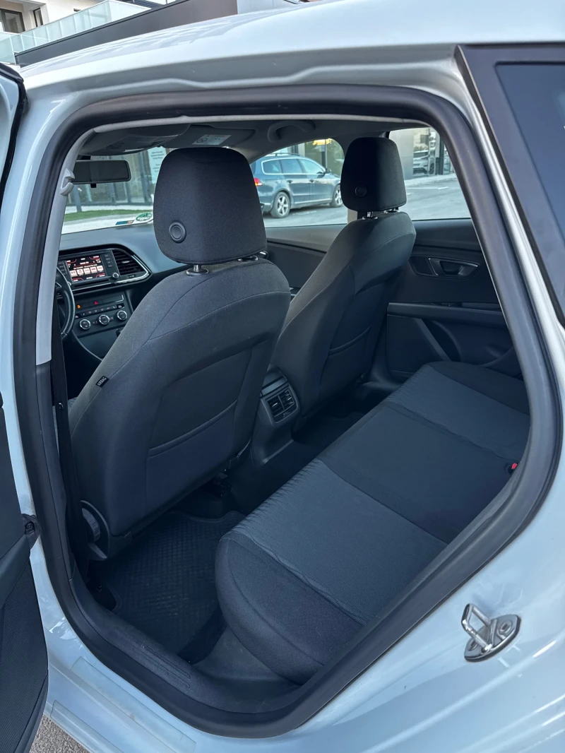 Seat Leon, снимка 9 - Автомобили и джипове - 52447685