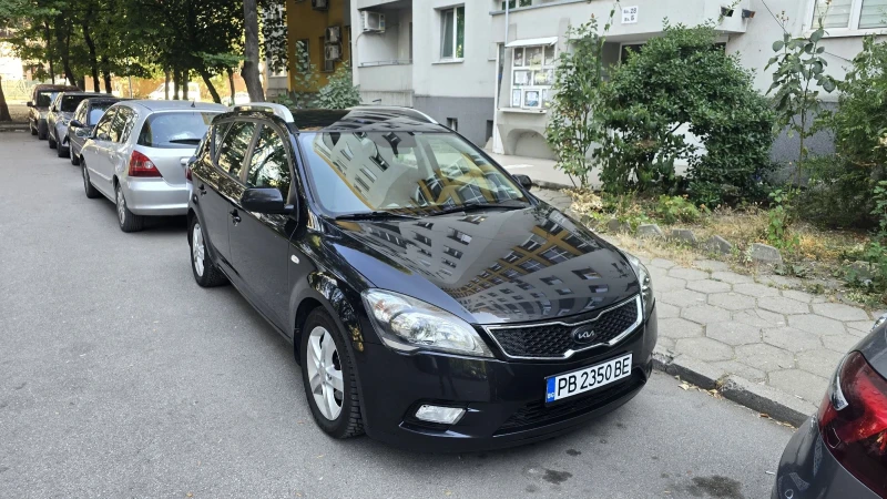 Kia Ceed 1.6 CRDI, снимка 2 - Автомобили и джипове - 52879243