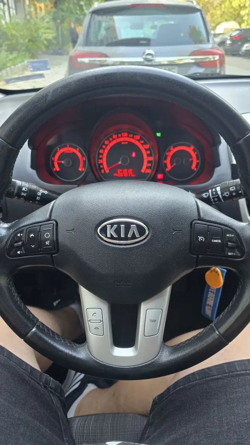 Kia Ceed 1.6 CRDI, снимка 17 - Автомобили и джипове - 52879243
