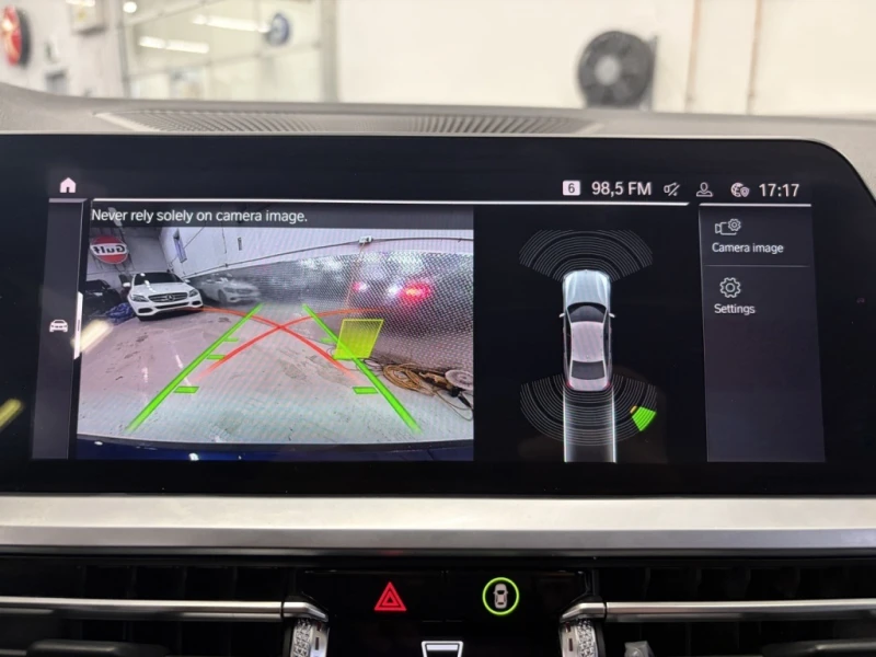 BMW 330 xDrive, снимка 11 - Автомобили и джипове - 53371305