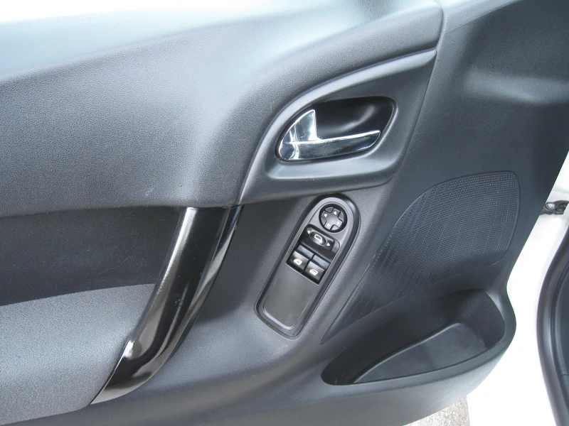 Citroen C3 Автомат 1, 4-HDI, снимка 8 - Автомобили и джипове - 53563933