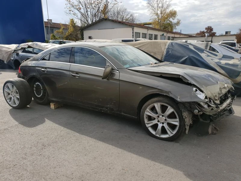 Mercedes-Benz CLS 55 CLS 550 V8 388к.с. Harman/Kardon Airmatic, снимка 1 - Автомобили и джипове - 47214723