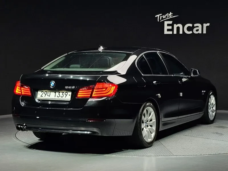 BMW 528 I xDrive - изображение 2