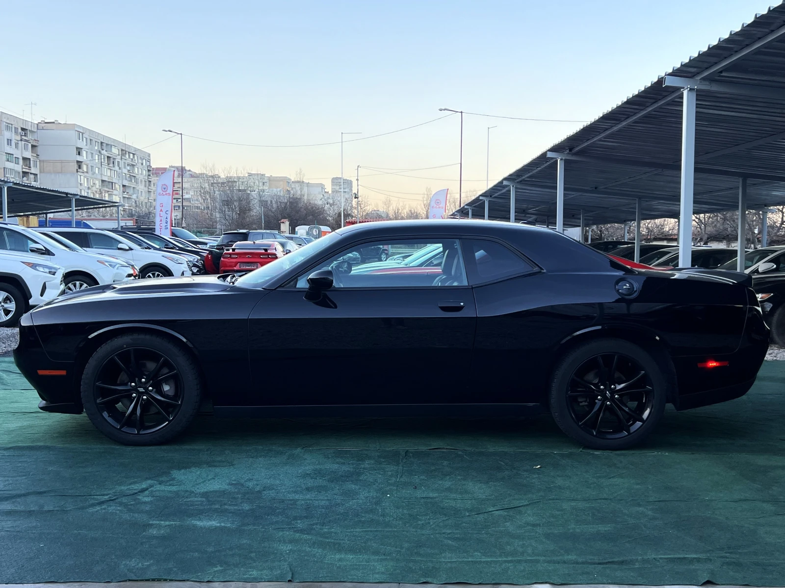 Dodge Challenger SXT - изображение 8