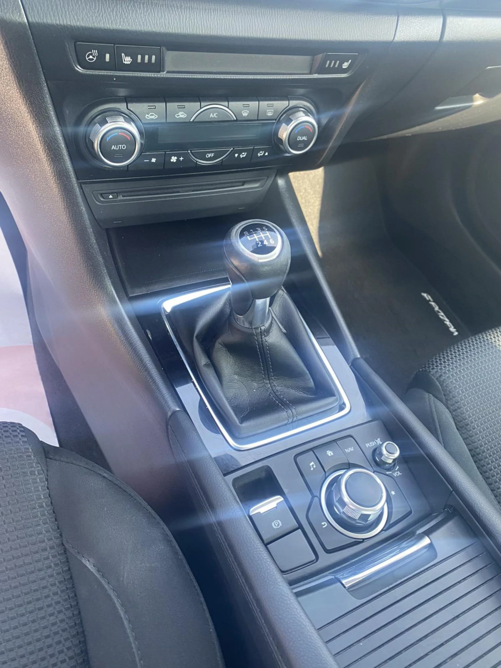 Mazda 3 2.2d kli navi hedup - изображение 9
