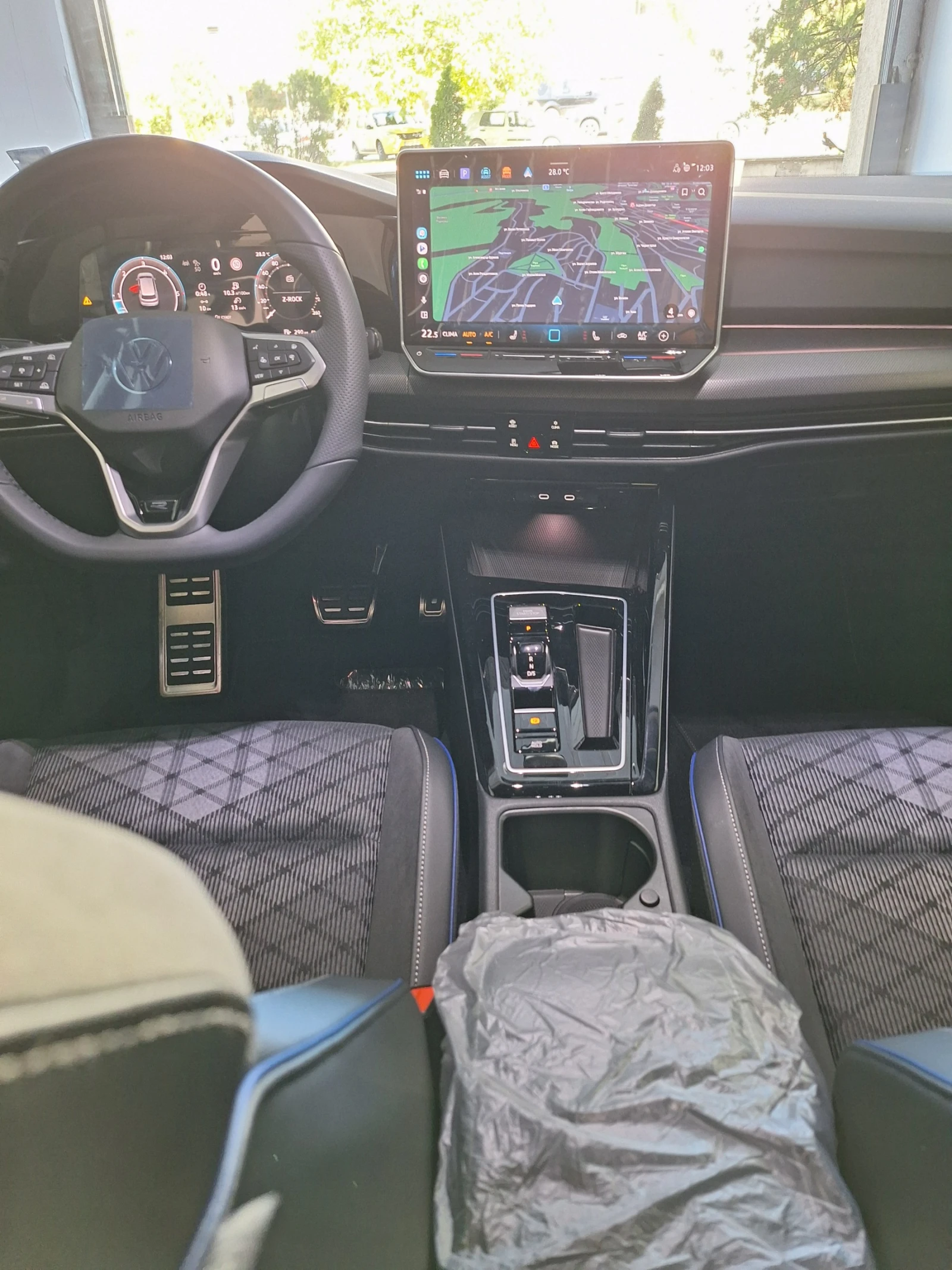 VW Golf 8.5"R-Line Plus* TDI/Black/ NEW Гаранция - изображение 6