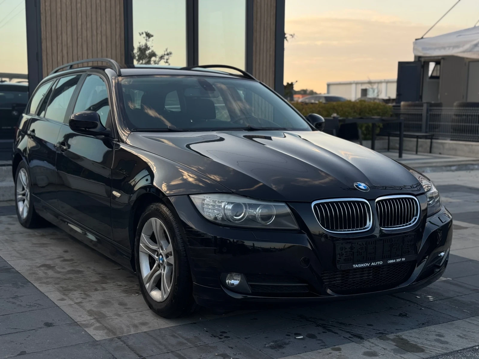 BMW 320 2009 * FACE LIFT*  - изображение 3