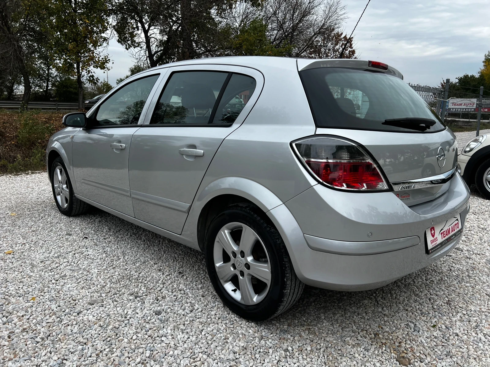 Opel Astra 1.8i SWISS EDITION 179000KM - изображение 6