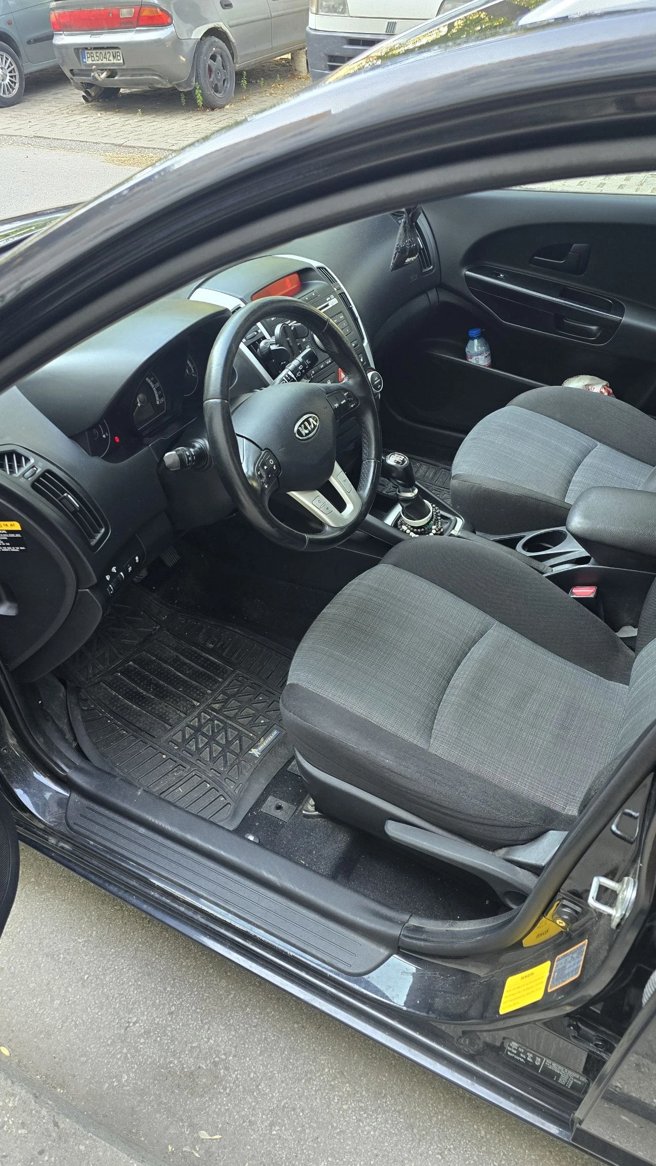 Kia Ceed 1.6 CRDI | Mobile.bg � ����������� 10