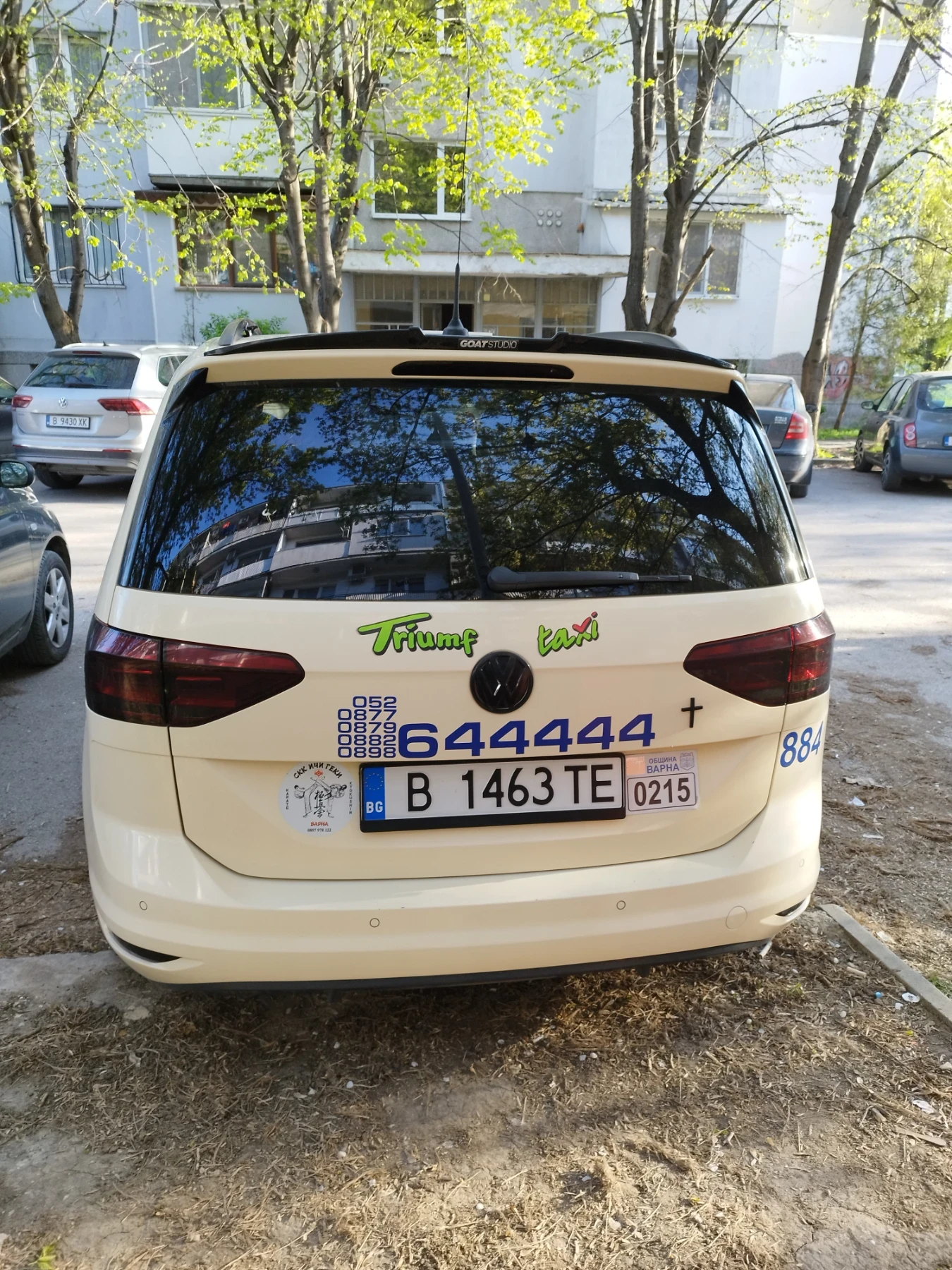 VW Touran, снимка 2 - Автомобили и джипове - 54312351