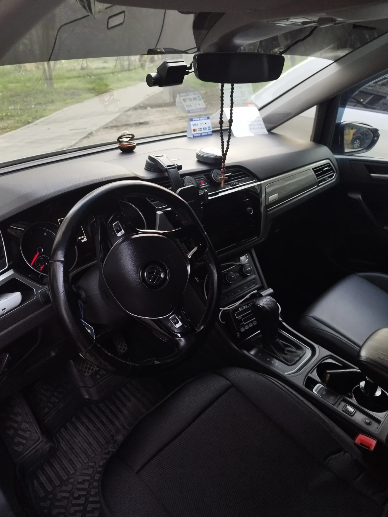 VW Touran, снимка 3 - Автомобили и джипове - 54312351