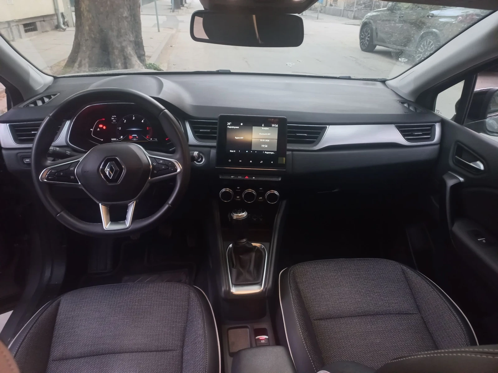 Renault Captur 1.5, снимка 7 - Автомобили и джипове - 54396264