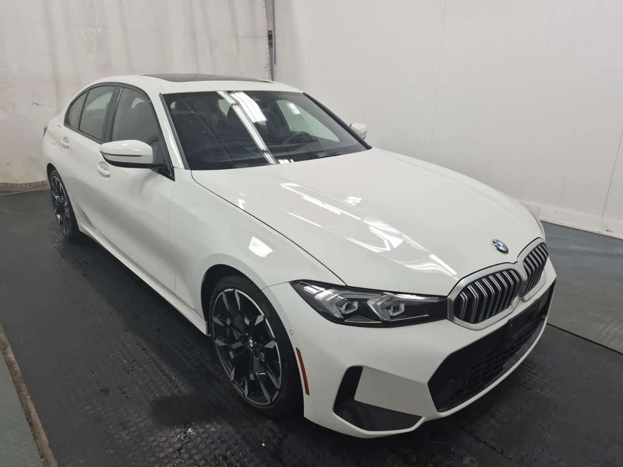 BMW 330 I XDRIVE | 360 | PANO | HEAD-UP | , снимка 2 - Автомобили и джипове - 54946219