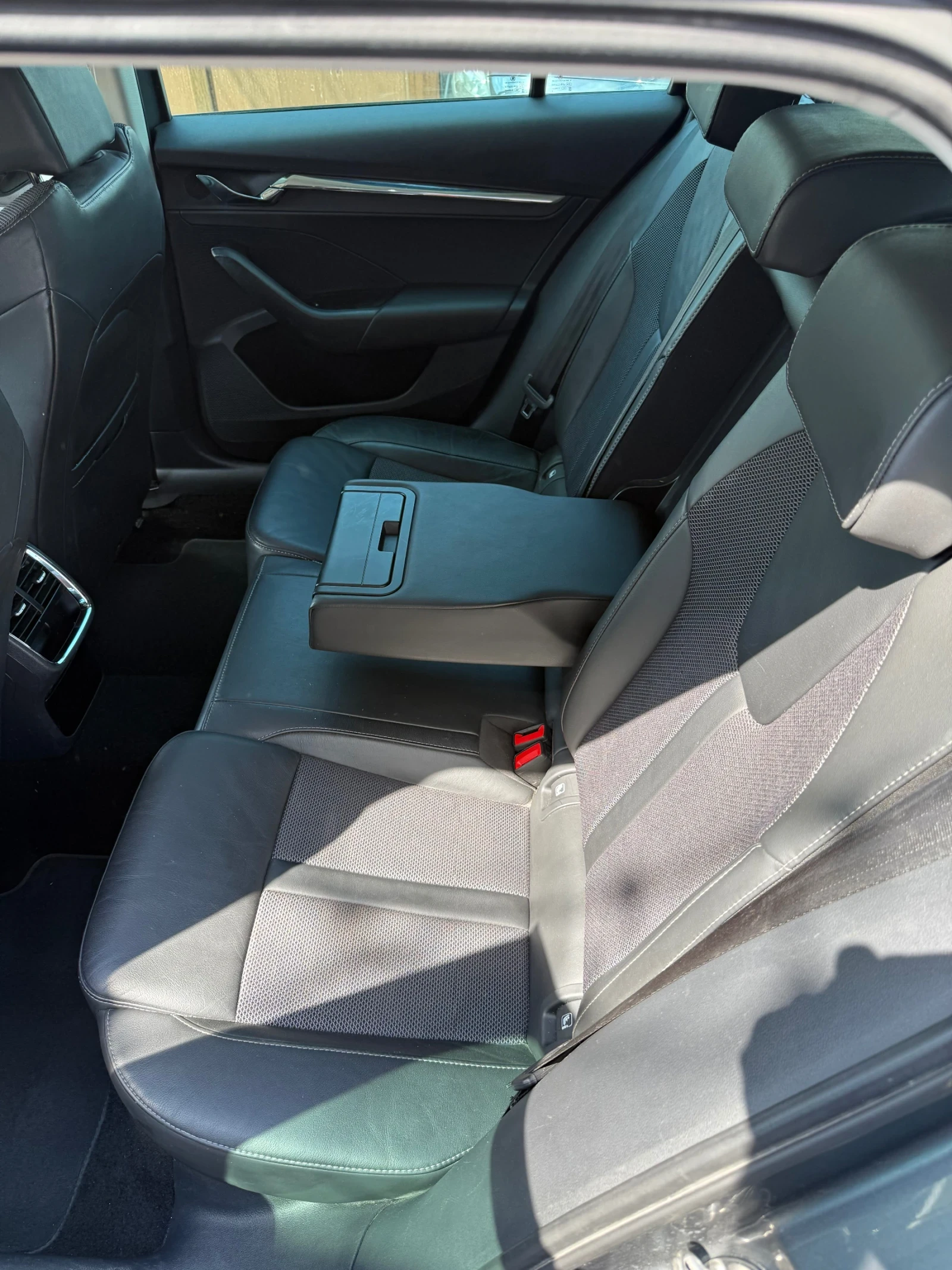 Skoda Octavia 2.0TDI 150kc.ДИСТРОНИК!Камера!Кей лес!, снимка 8 - Автомобили и джипове - 55574621