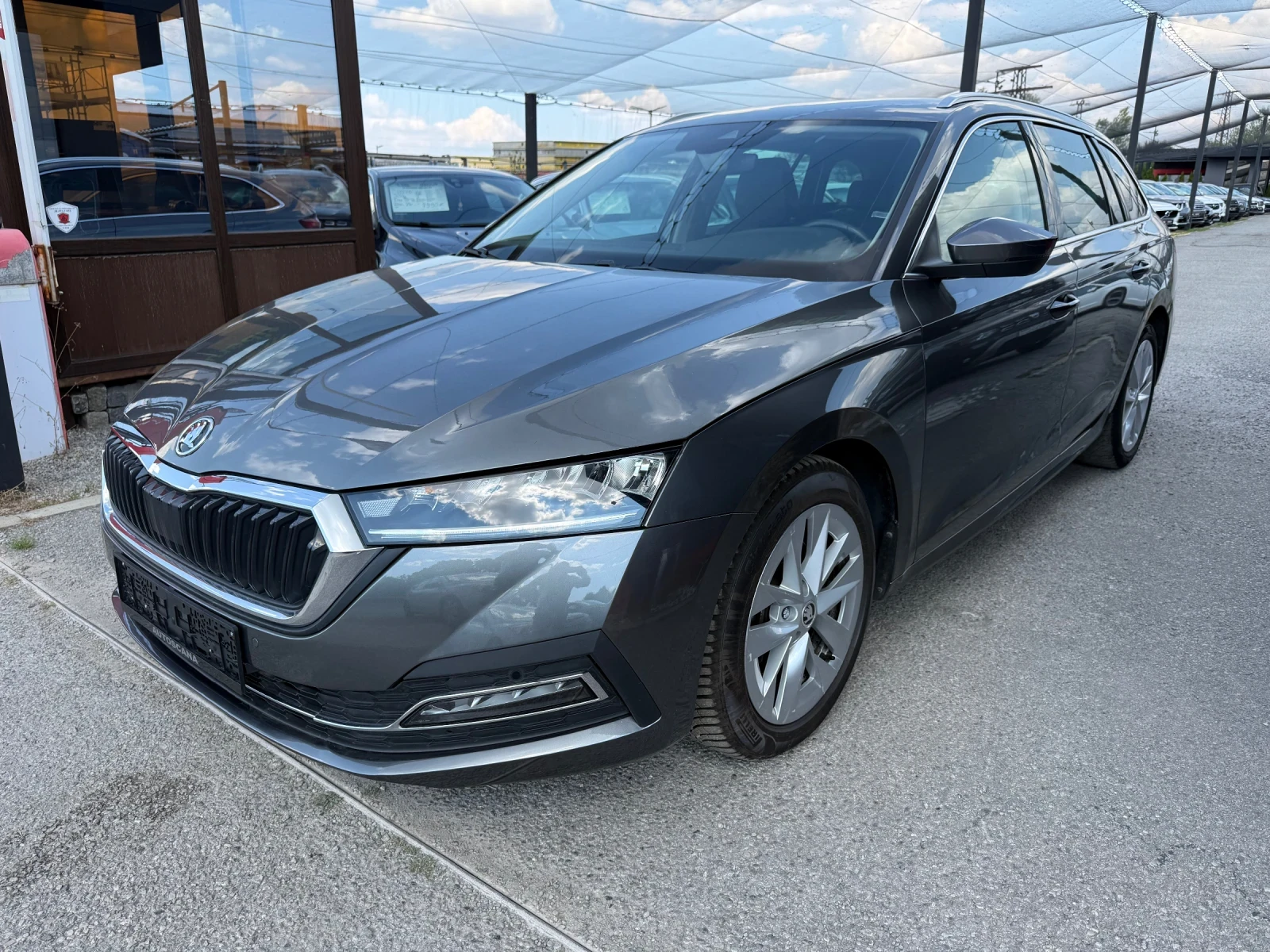 Skoda Octavia 2.0TDI 150kc.ДИСТРОНИК!Камера!Кей лес!, снимка 3 - Автомобили и джипове - 55574621