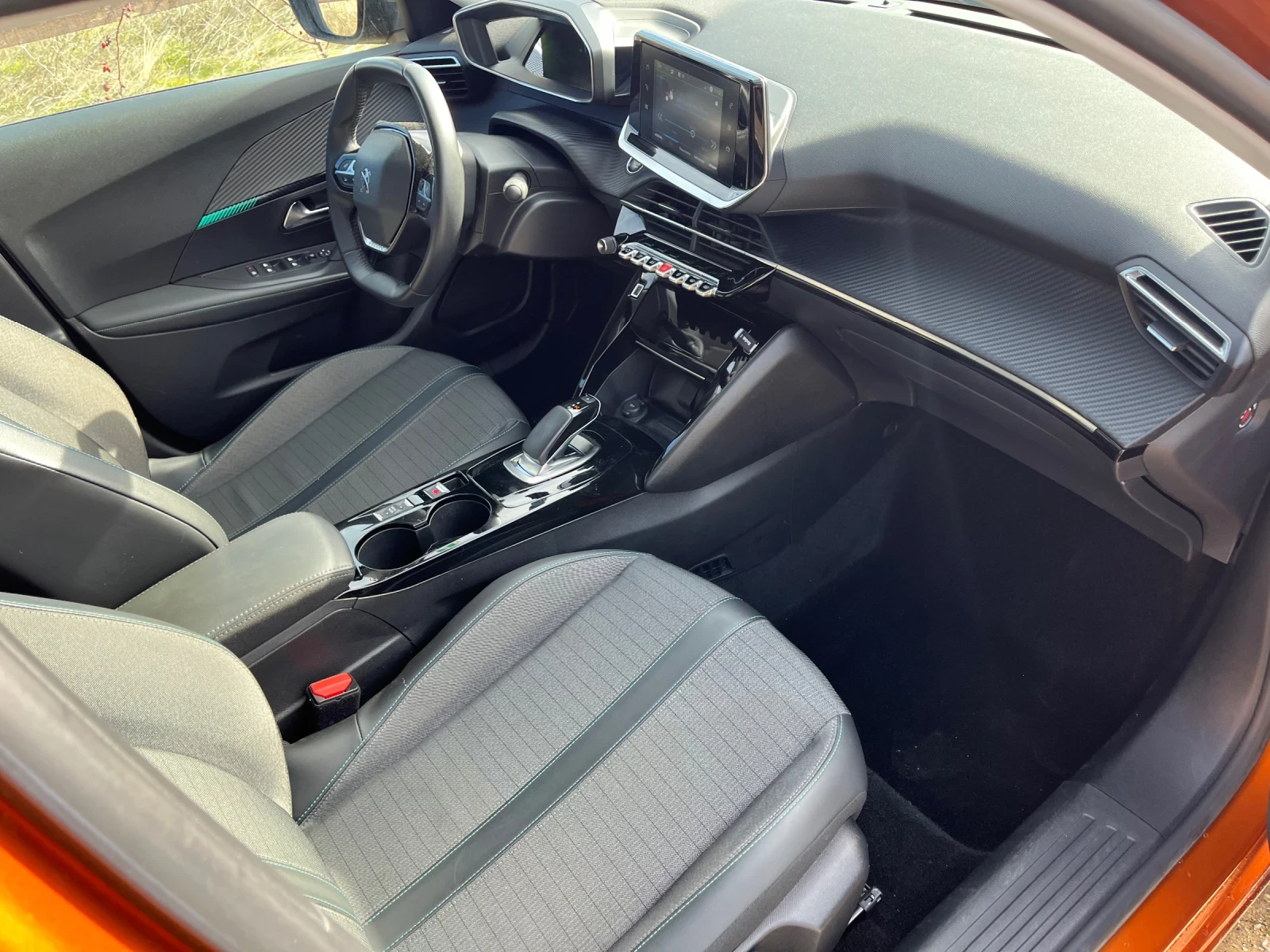 Peugeot 2008 e, снимка 14 - Автомобили и джипове - 55630752
