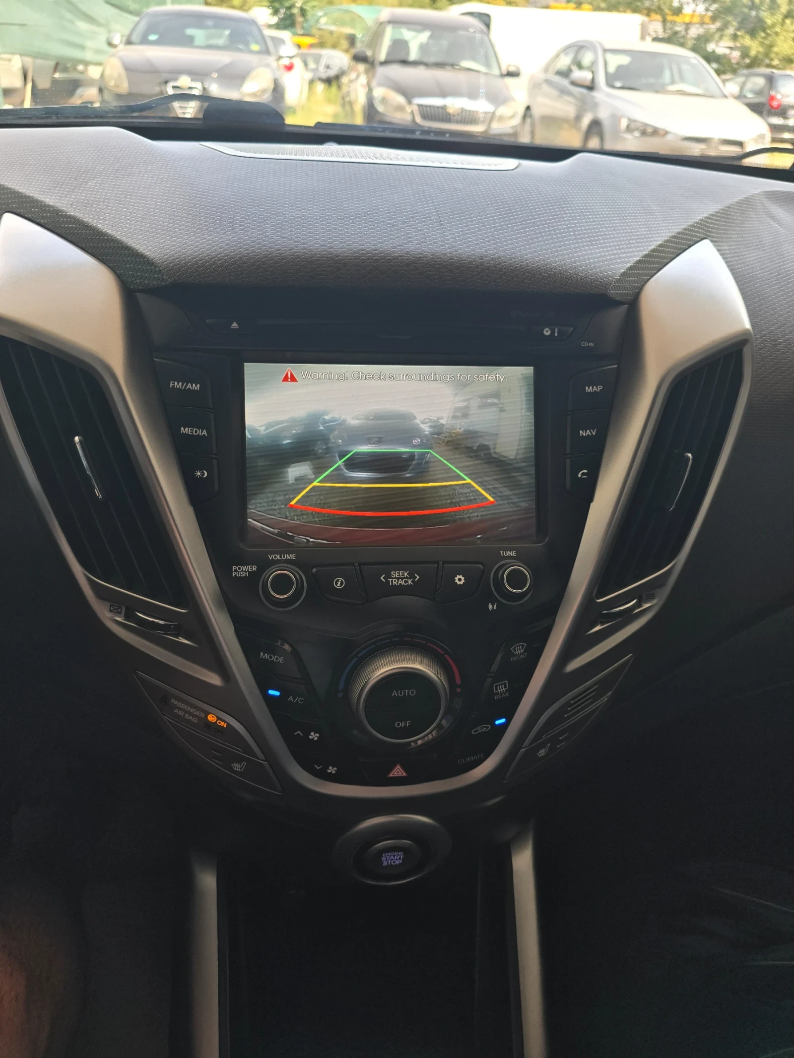 Hyundai Veloster  1.6 нави панорама, снимка 9 - Автомобили и джипове - 55796535