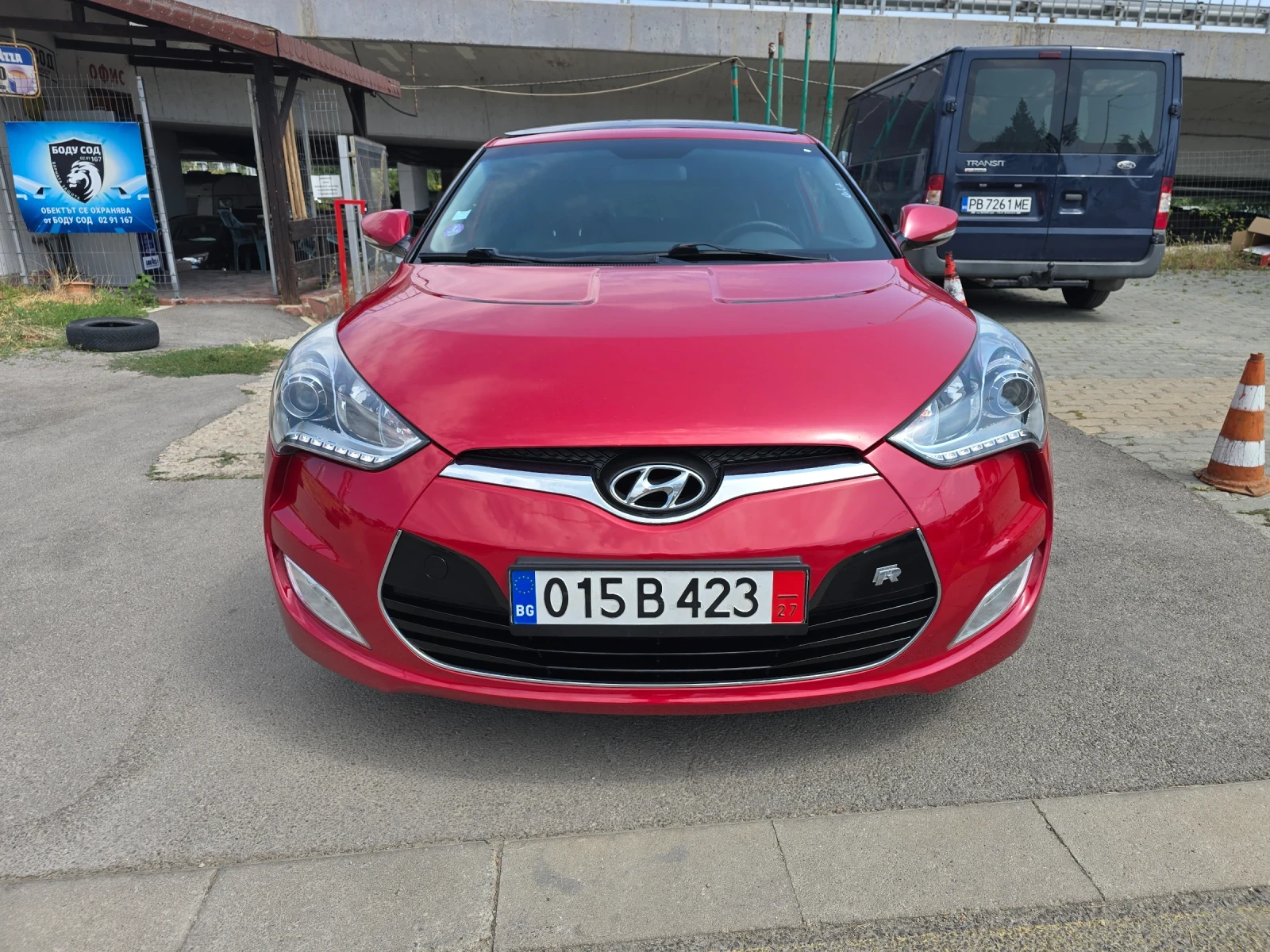 Hyundai Veloster  1.6 нави панорама, снимка 2 - Автомобили и джипове - 55796535
