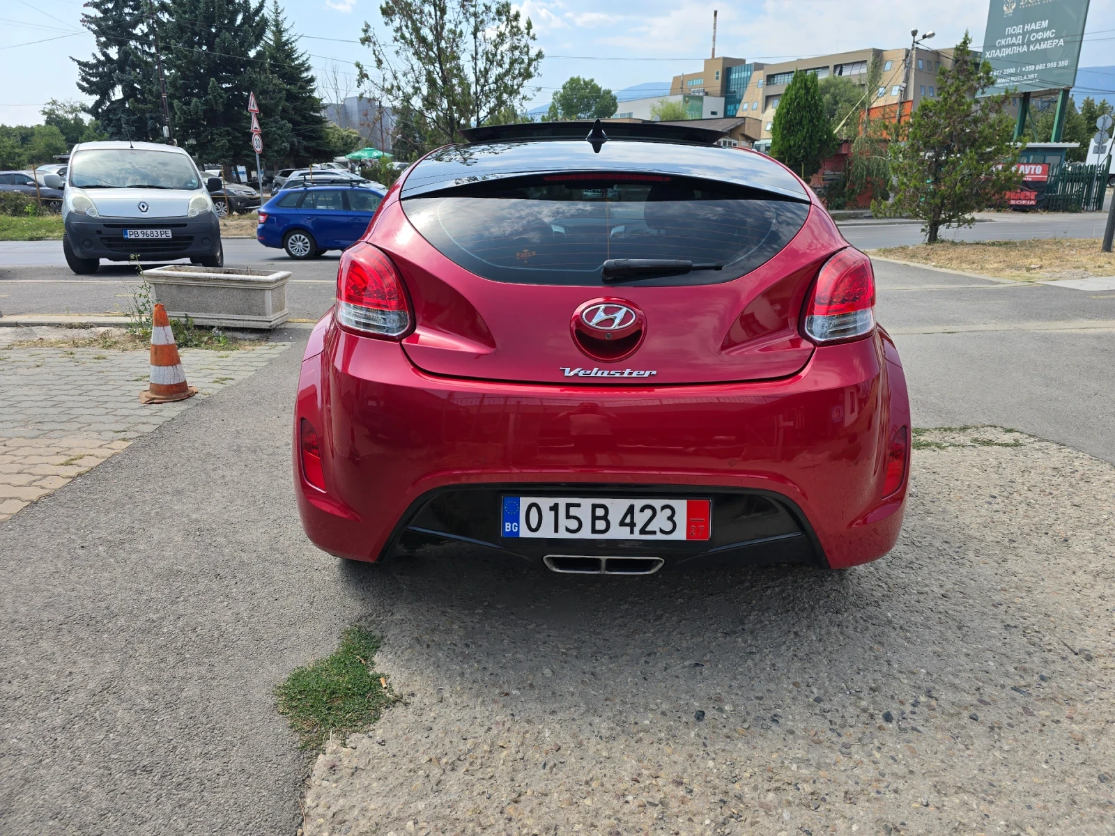 Hyundai Veloster  1.6 нави панорама, снимка 6 - Автомобили и джипове - 55796535